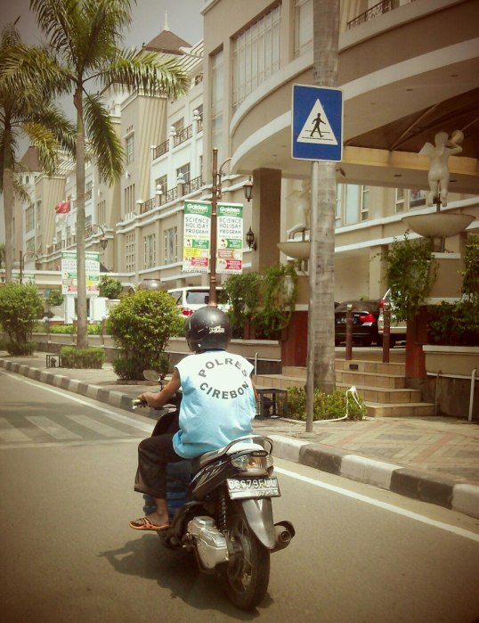 51656_10151156440122274_1781394068_o