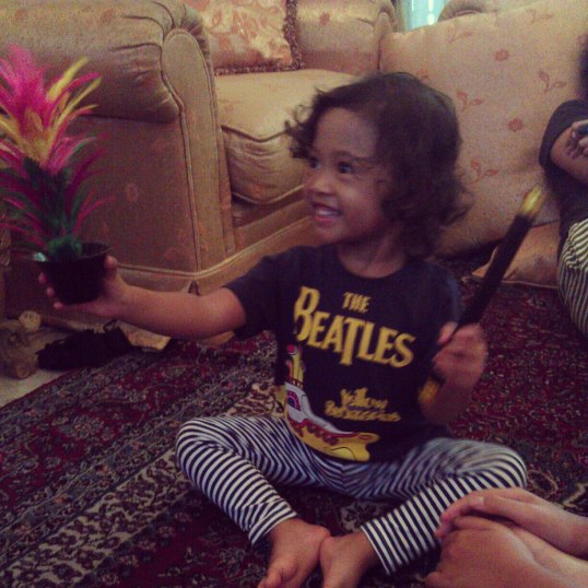 704729_10151144566107274_356602401_o